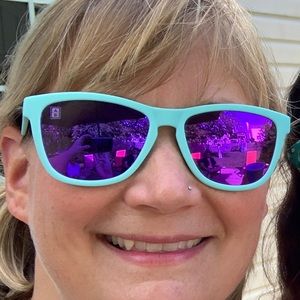 Meet your Posher, Carrie